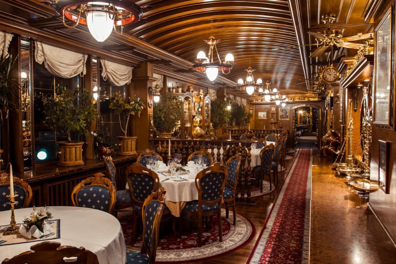 Hotel na wodzie Admiral 3*