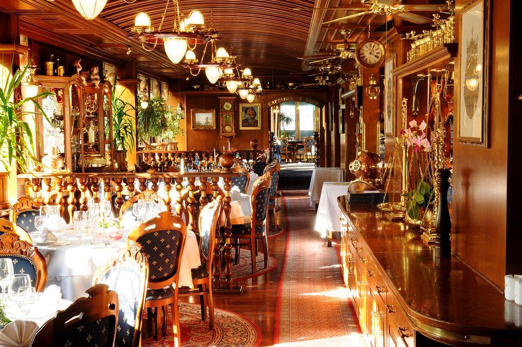 Admiral Hotel na wodzie Praga